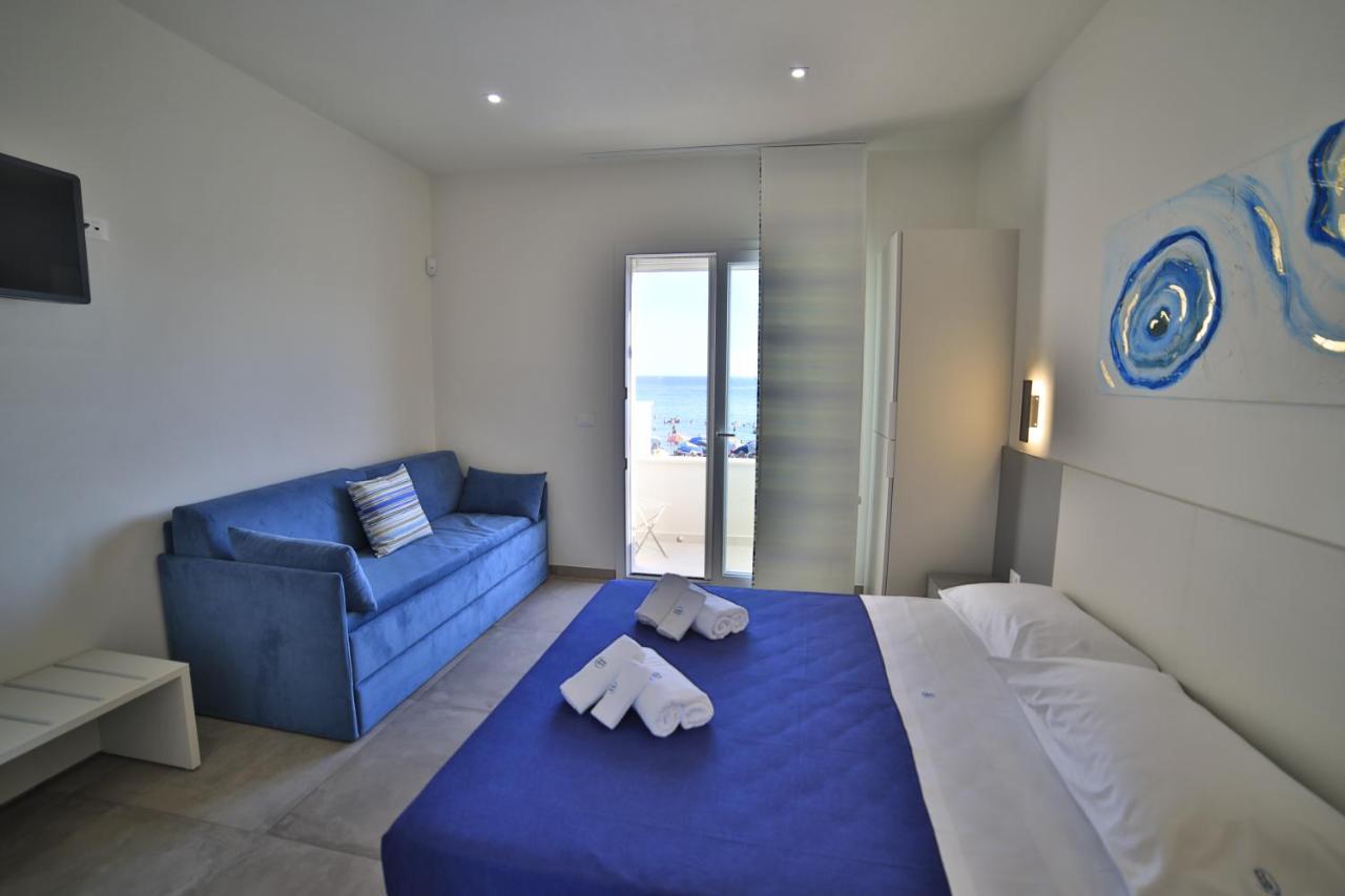Baia Azzurra B&B Torre Lapillo Ngoại thất bức ảnh